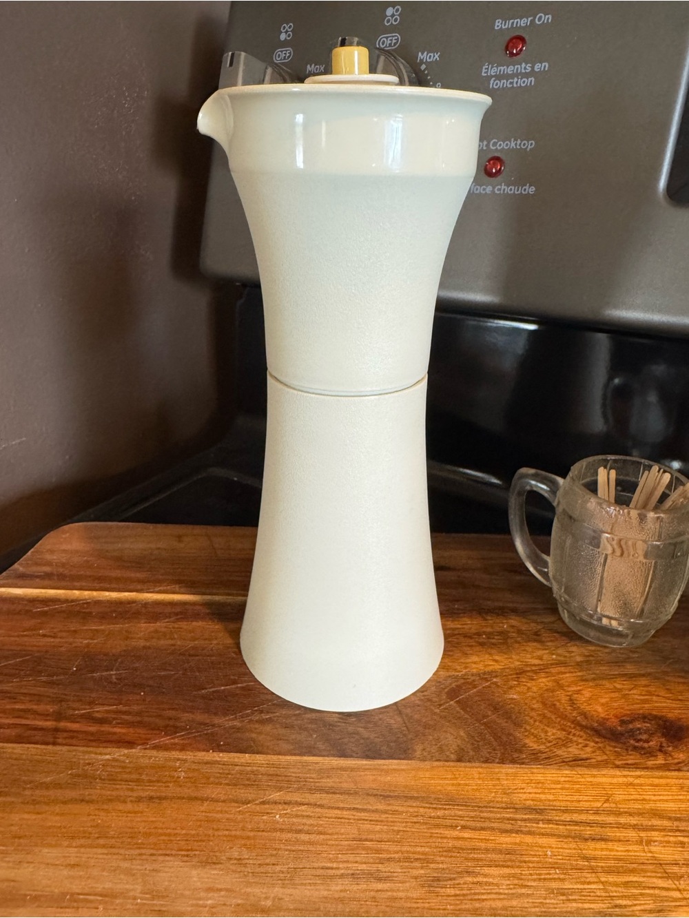 TUPPERWARE Vintage 1246-17 Gravy Server Serving Pitcher Made in CANADA Ivory